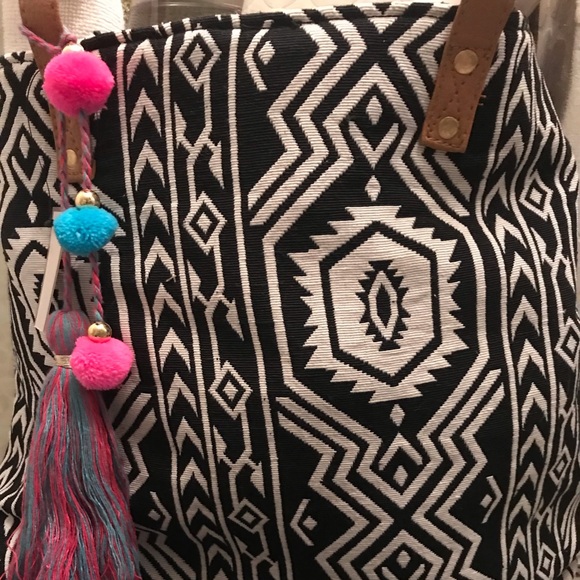 Bohemian Design Tote - Picture 5 of 10